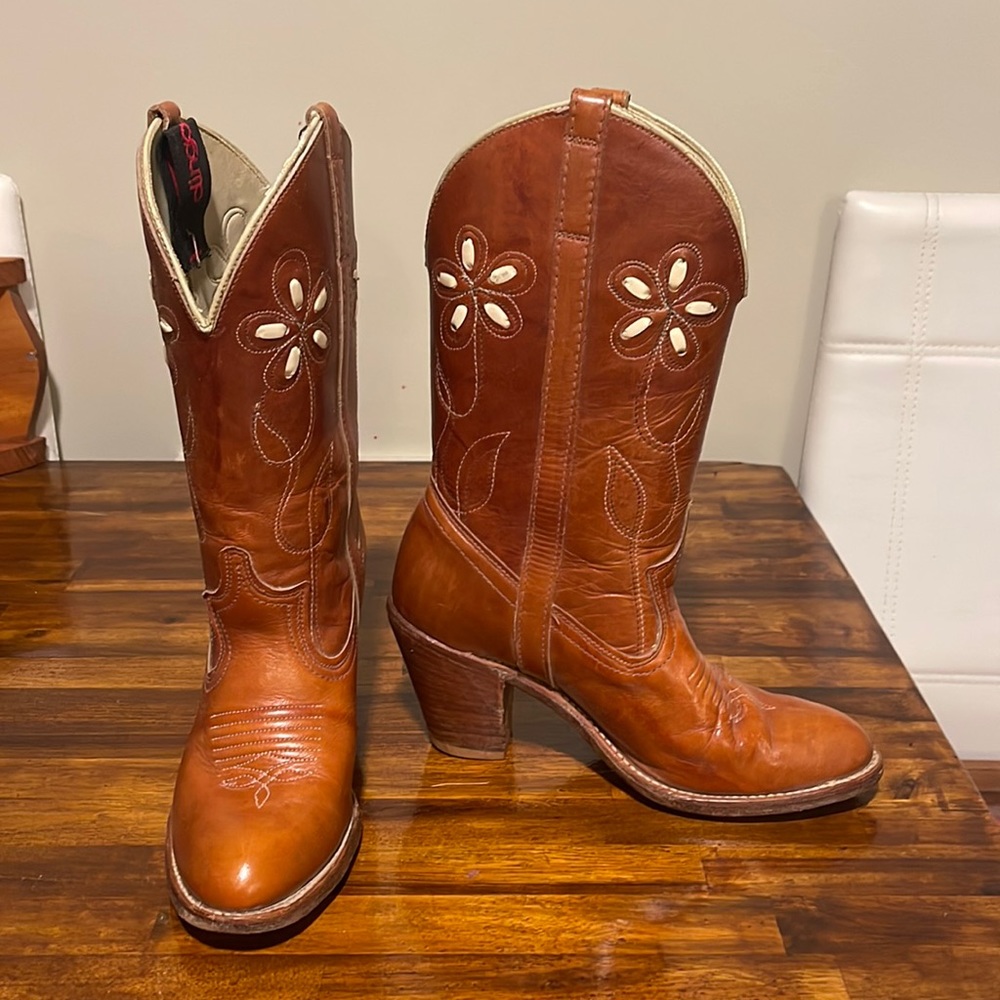 1970s Women’s Dingo Cowboy Boots “THESE BOOTS WERE MADE FOR WALKING 🎶